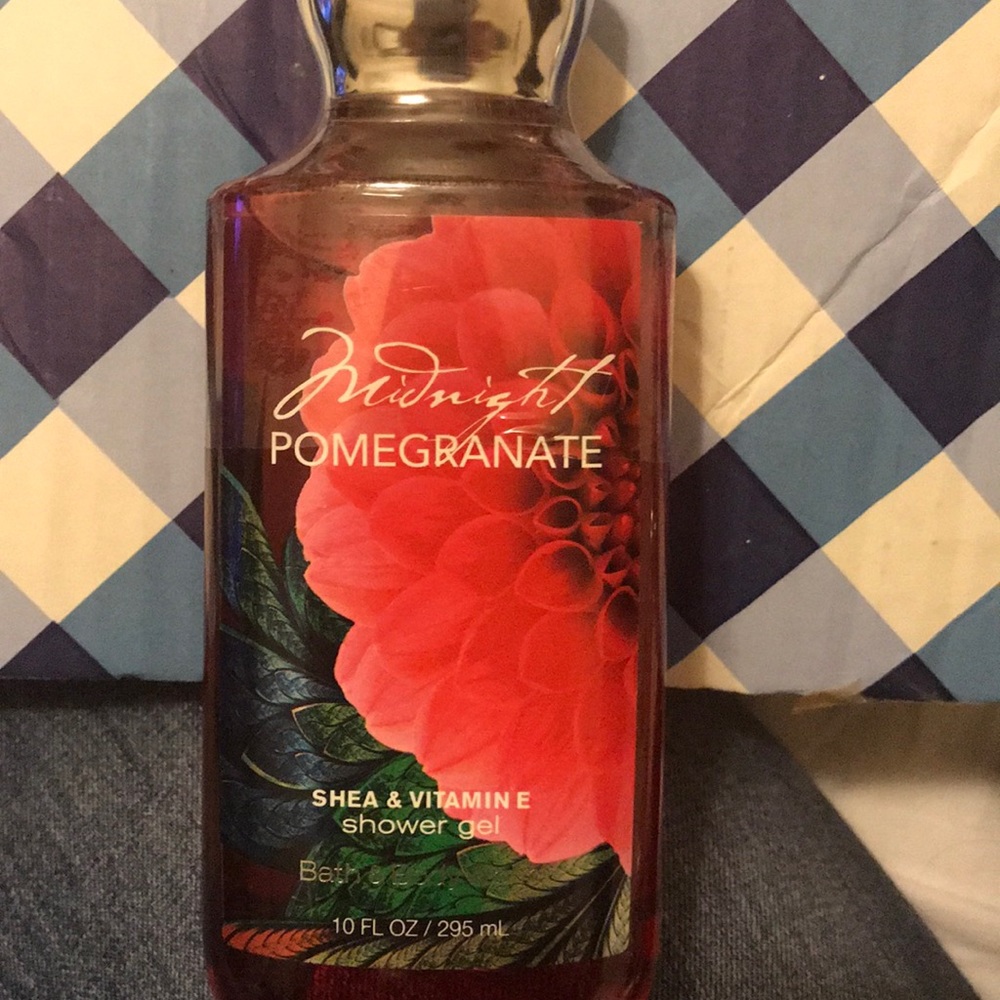 Bath&Body Works  Midnight Pomegranate Shower Gel